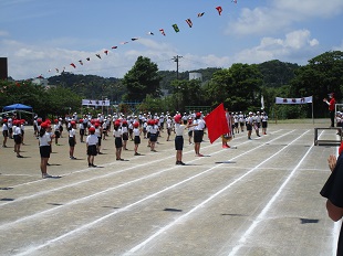 運動会　みんな主役を開きます。